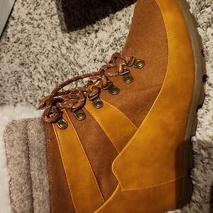 Cognac boots